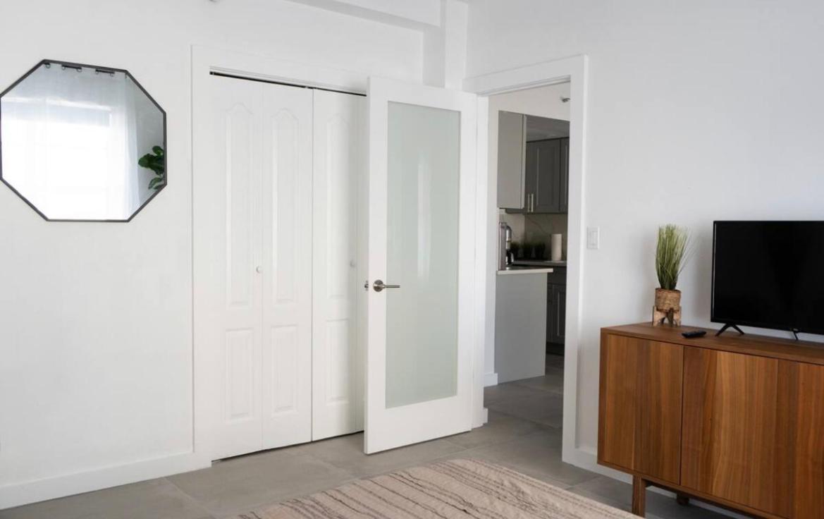 Newely Remodeled Apartment Only 1 Min To The Beach! マイアミビーチ エクステリア 写真