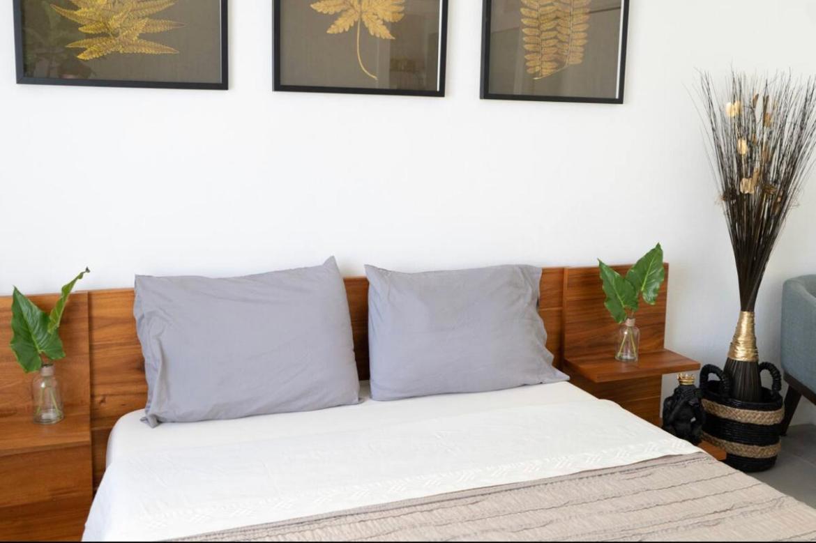 Newely Remodeled Apartment Only 1 Min To The Beach! マイアミビーチ エクステリア 写真