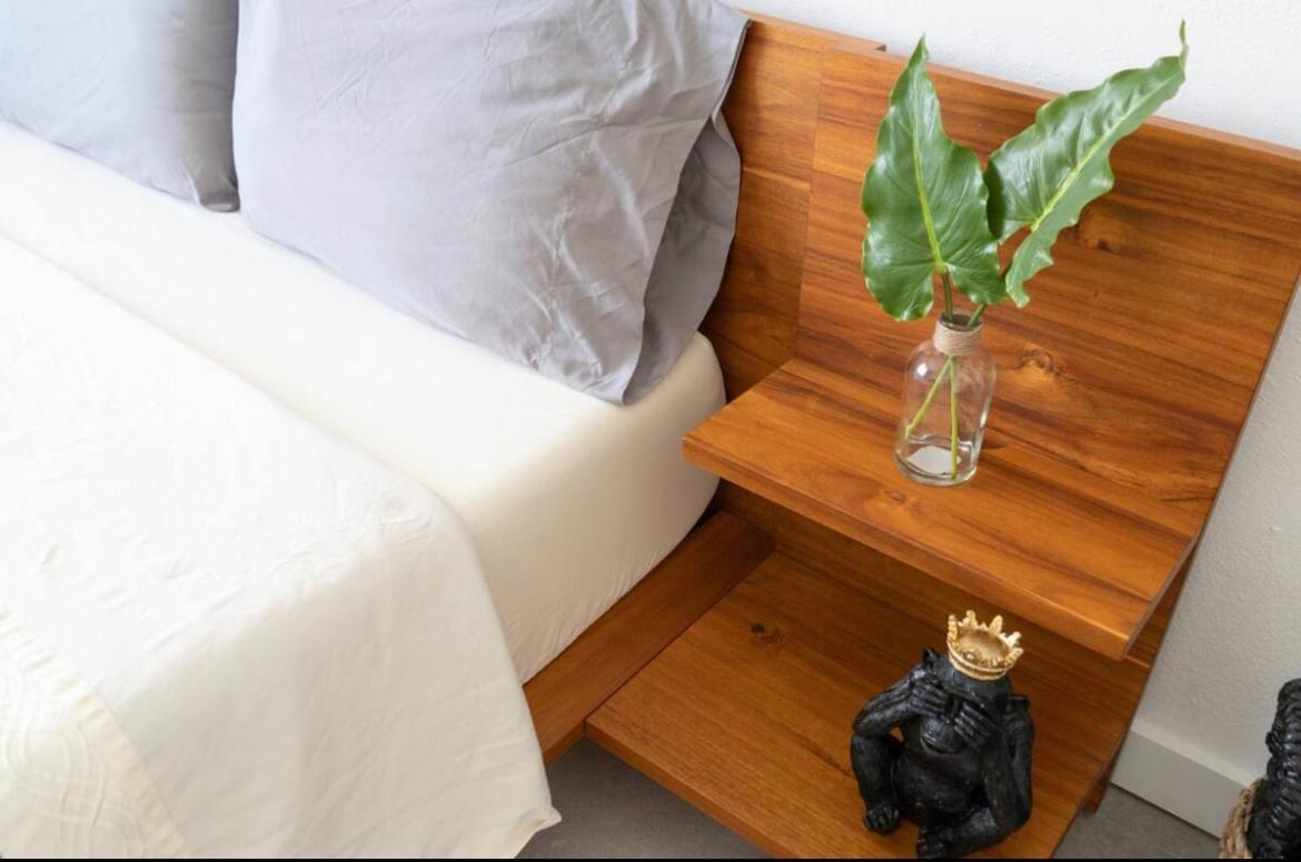 Newely Remodeled Apartment Only 1 Min To The Beach! マイアミビーチ エクステリア 写真